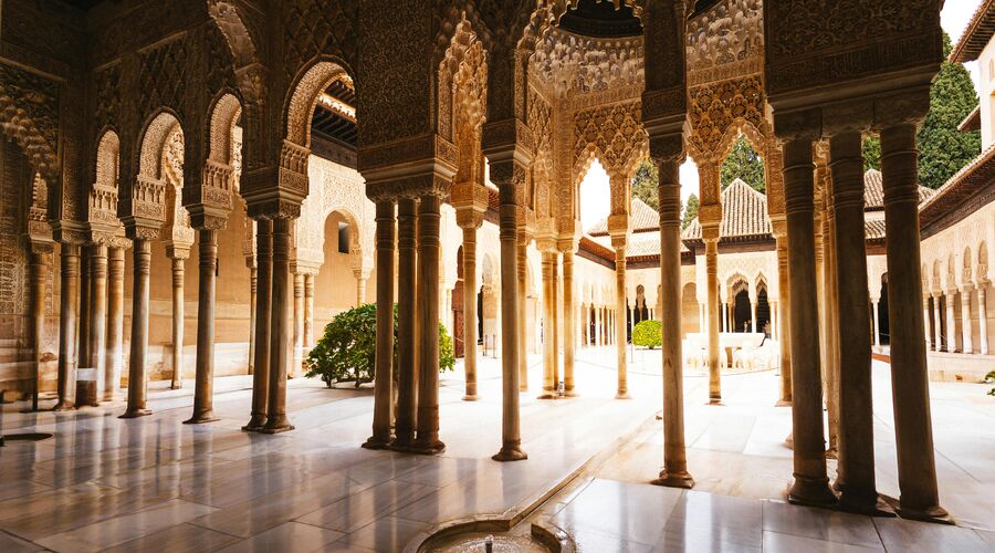 THY İle Grand İspanya ve Endülüs Turu 6 Gece 7 Gün BCN-MAD