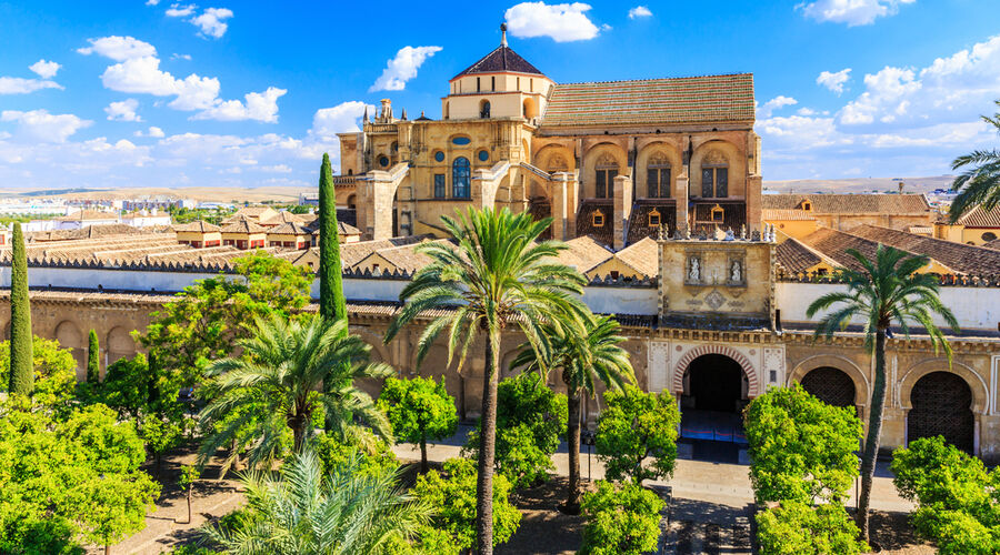 Viva İspanya ve Endülüs Turu / 6 Gece Otel Konaklaması PGS HY BCN-MAD