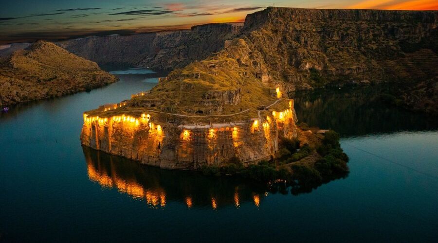 Uçaklı Gaziantep Şanlıurfa Göbeklitepe Turu 1 Gece